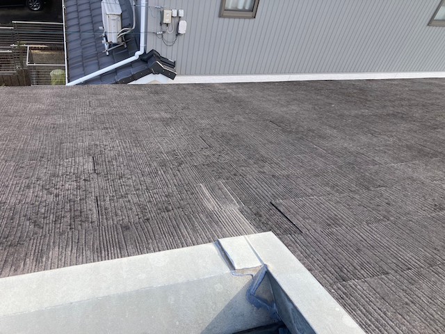 経年劣化したスレート屋根・別箇所